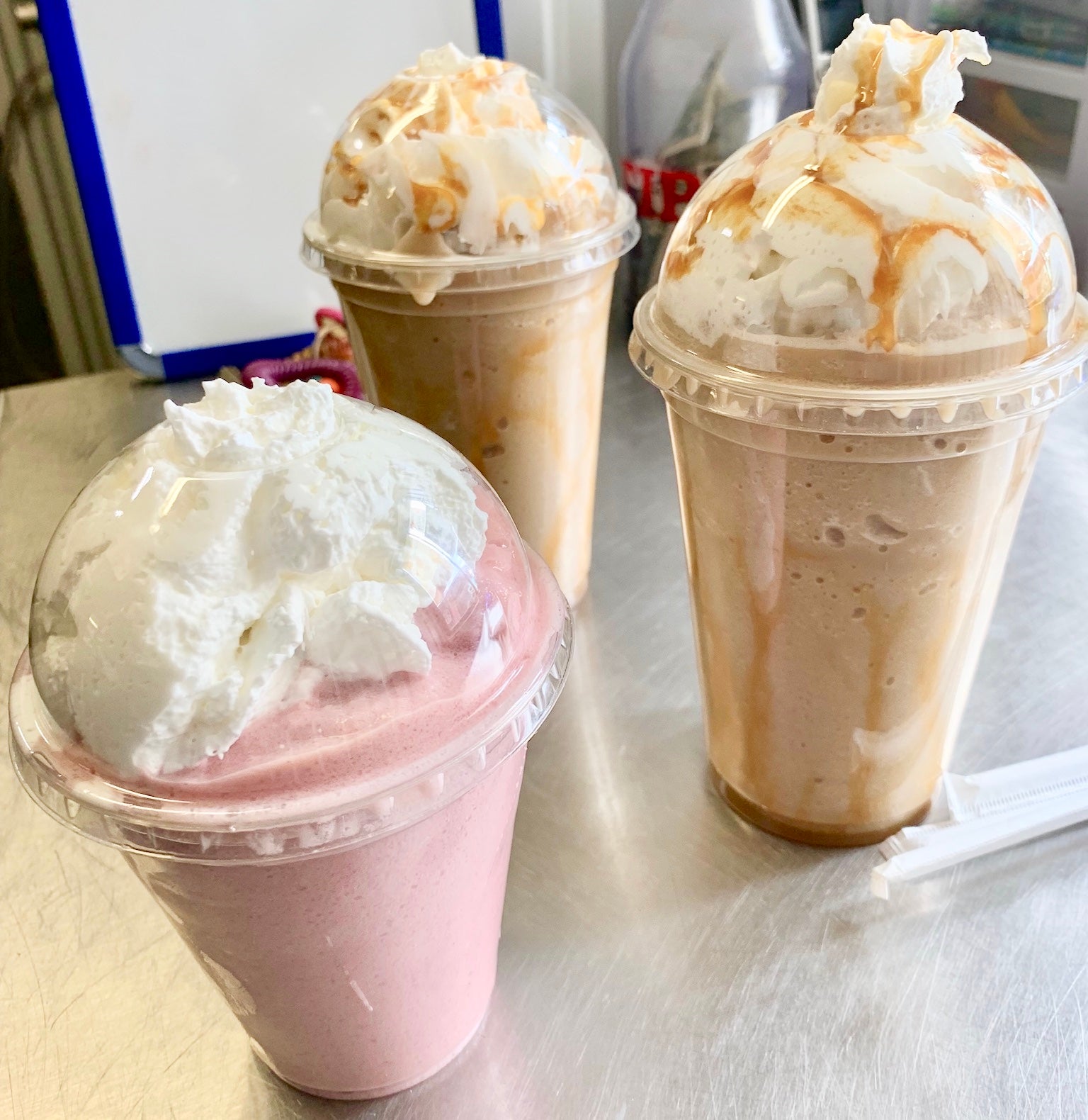 Vanilla Milkshake 20 oz | Pink Castle Food
